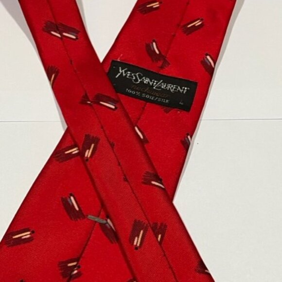 Vintage YSL Yves Saint Laurent Men's tie red geometric pattern 100% silk - Picture 2 of 2